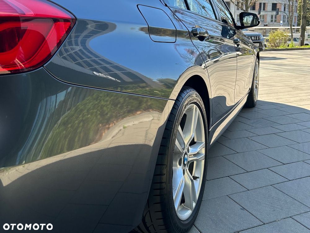 BMW Seria 3 320i xDrive M Sport - 9