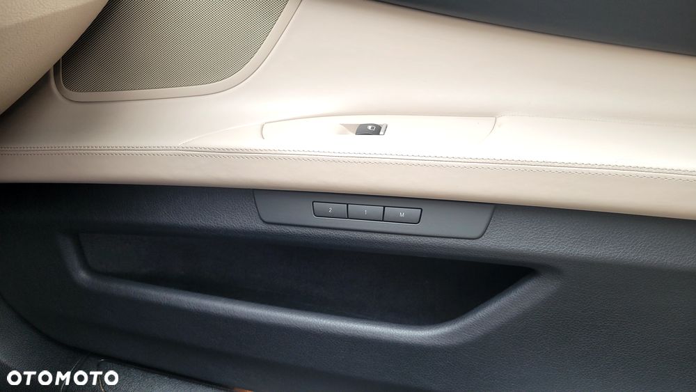 BMW Seria 7 740d xDrive - 25