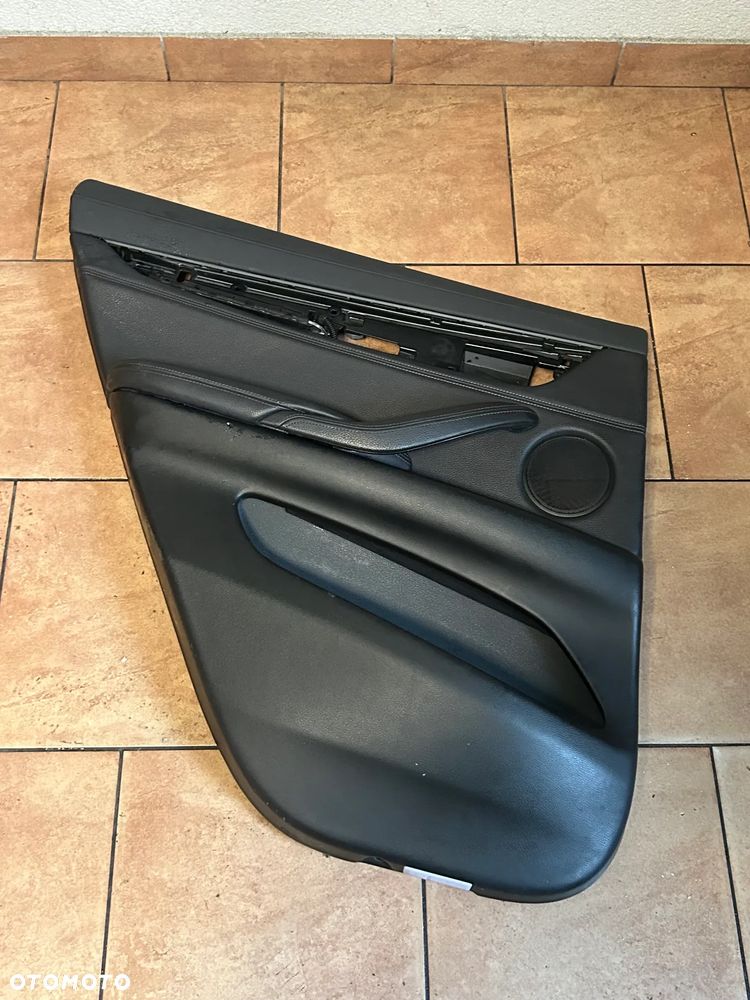 TAPICERKA DRZWI LEWY TYŁ BMW F16 - 1