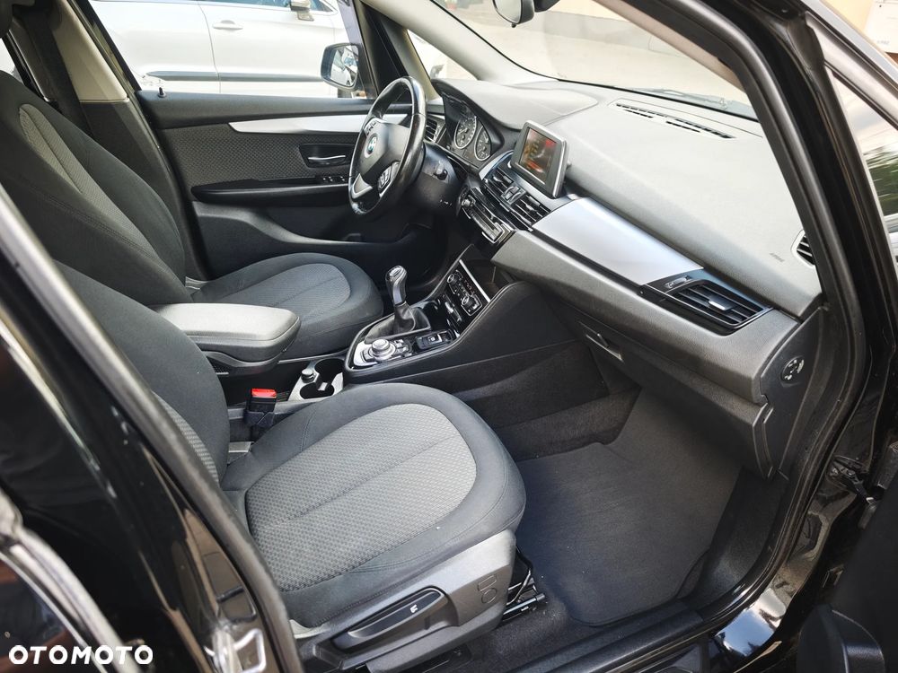 BMW Seria 2 216d Advantage - 38