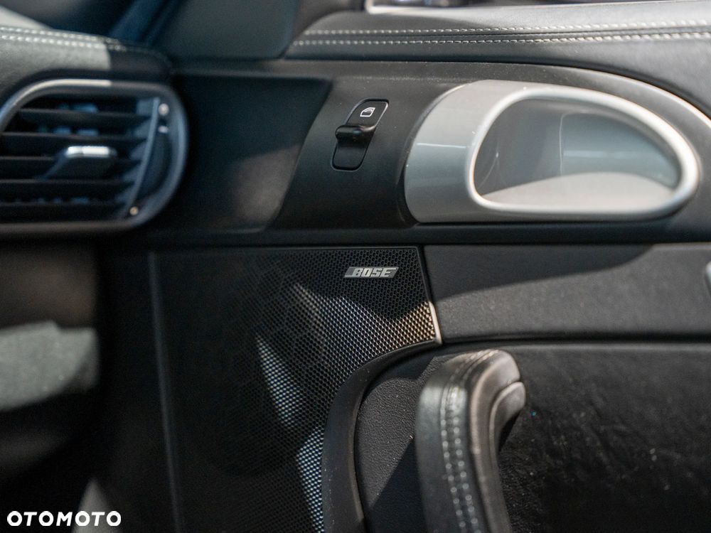 Porsche 911 Carrera 4 Tiptronic S - 37