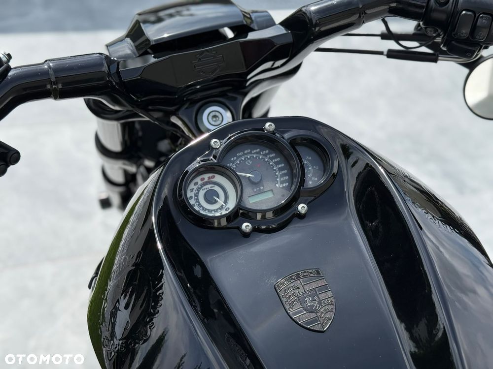 Harley-Davidson V-Rod Muscle - 21
