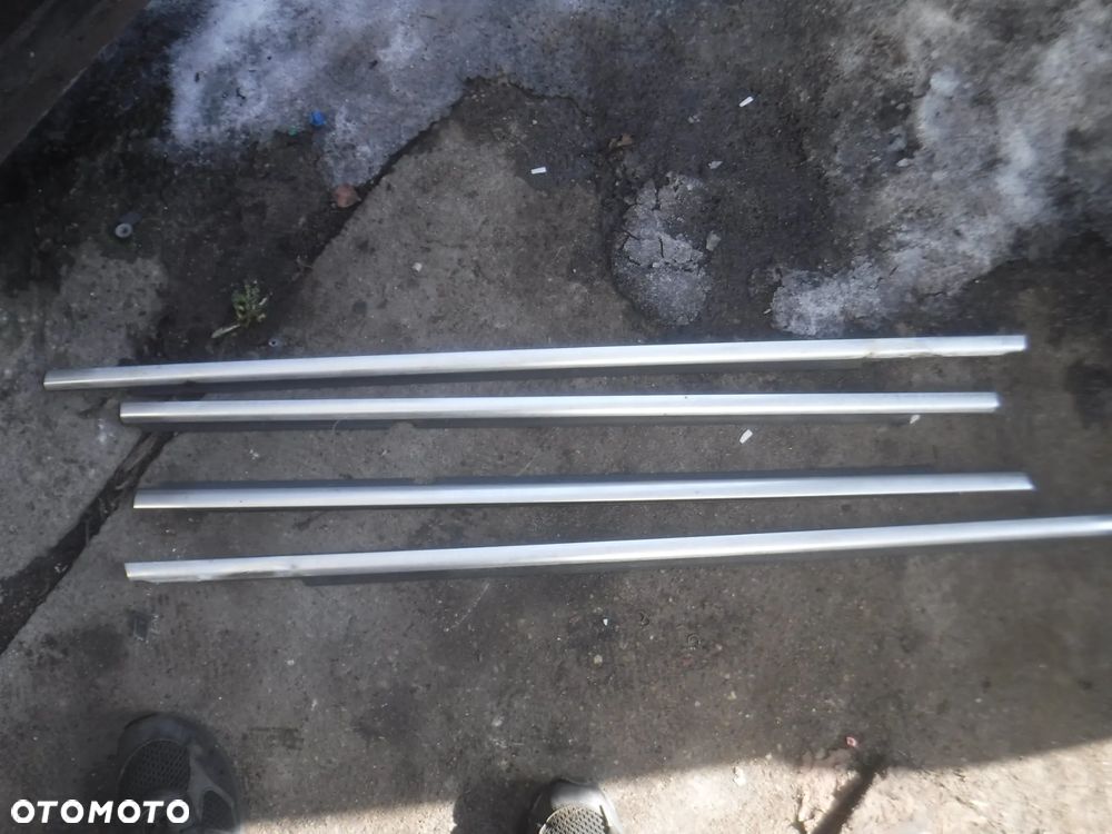 Vw Tiguan I 5N lift listwa zgarniajaca drzwi chrom ladna - 2