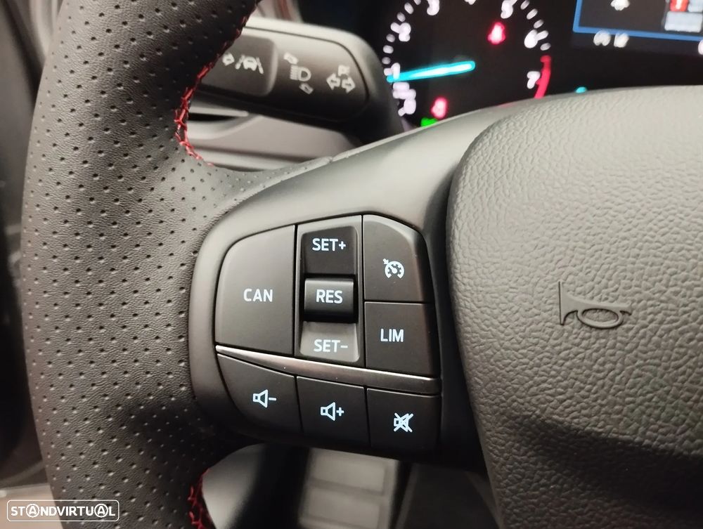 Ford Focus 1.0 EcoBoost MHEV ST-Line - 22