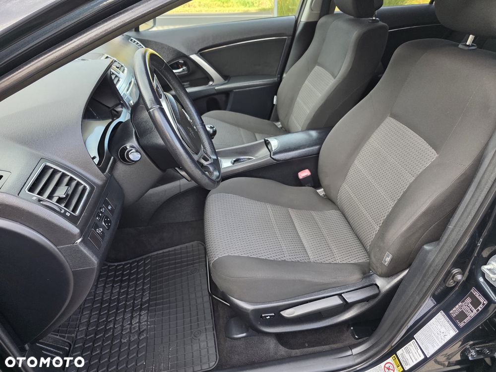 Toyota Avensis - 20