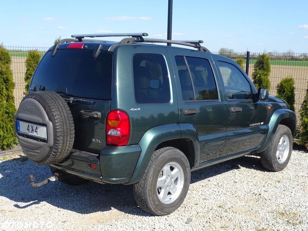 Jeep Liberty - 23