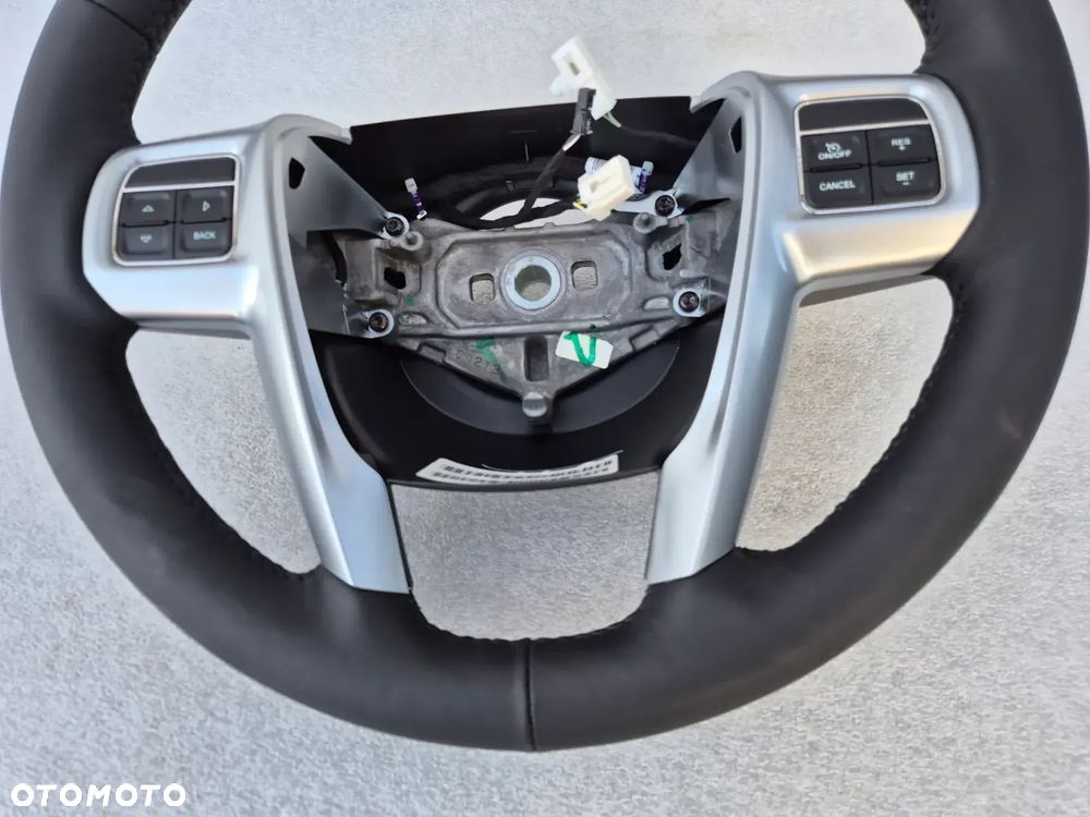 Kierownica Chrysler Town & Country Dodge Grand Caravan skóra 1YH45DX9AA - 2