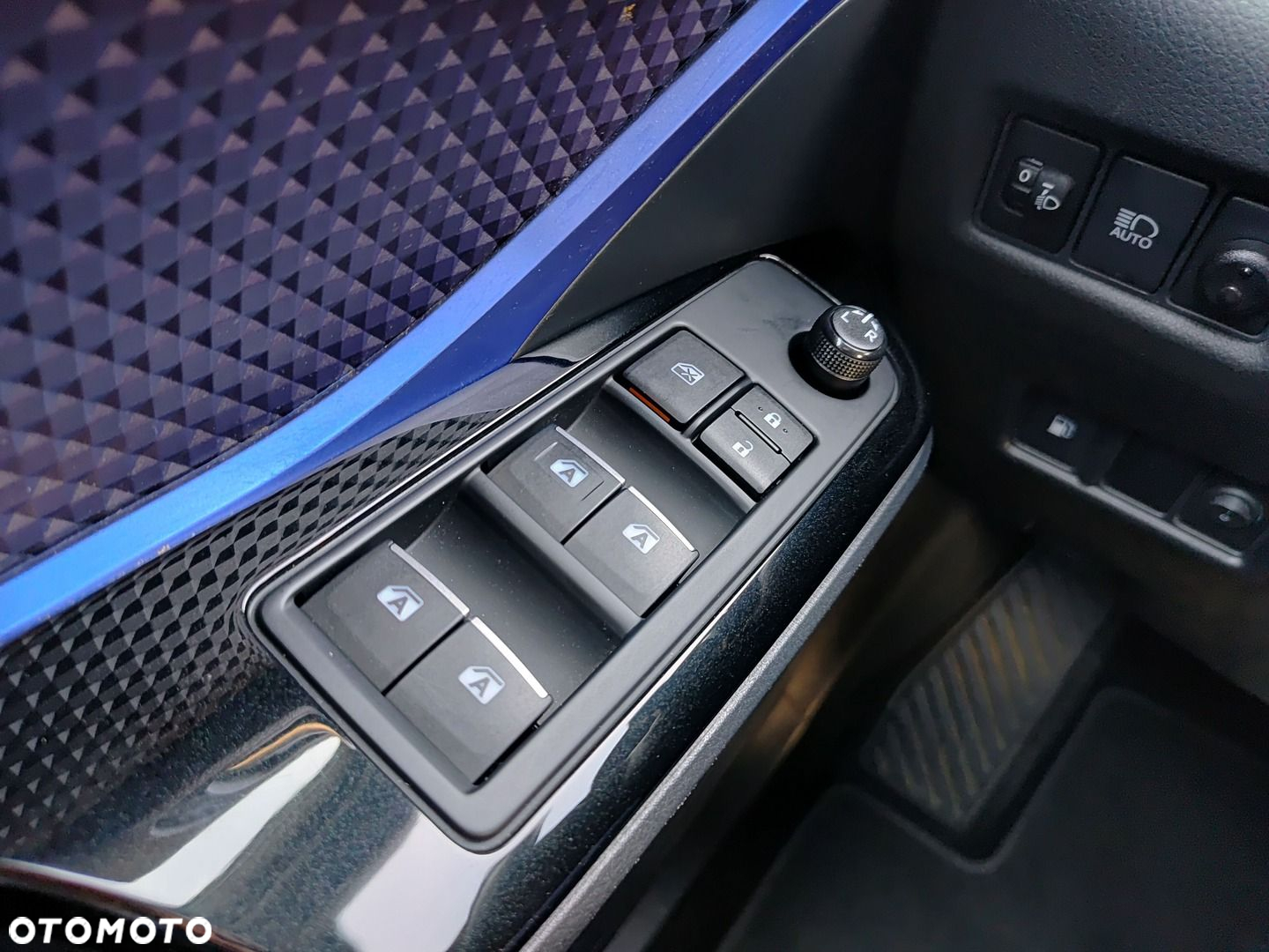 Toyota C-HR - 23