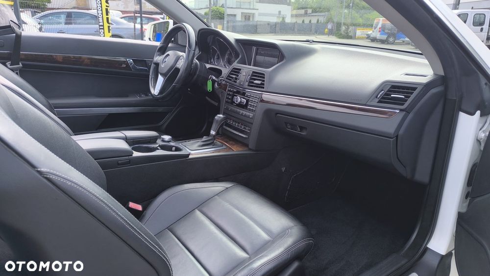 Mercedes-Benz Klasa E 350 Cabrio 7G-TRONIC - 27