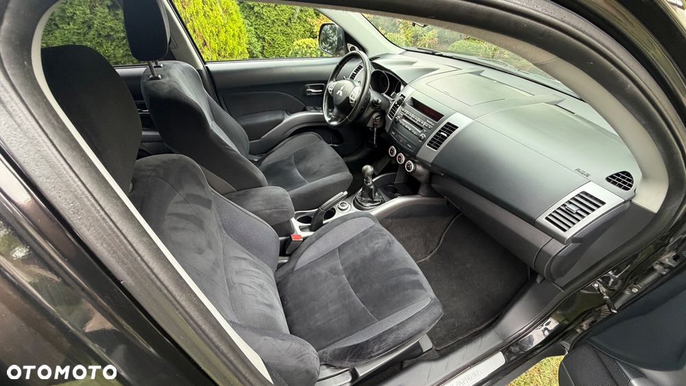 Mitsubishi Outlander 2.0 DI-D 4WD Intense - 12
