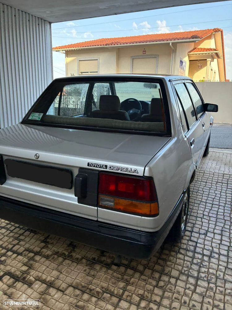 Toyota Corolla Sedan 1.3 Silver Line - 4