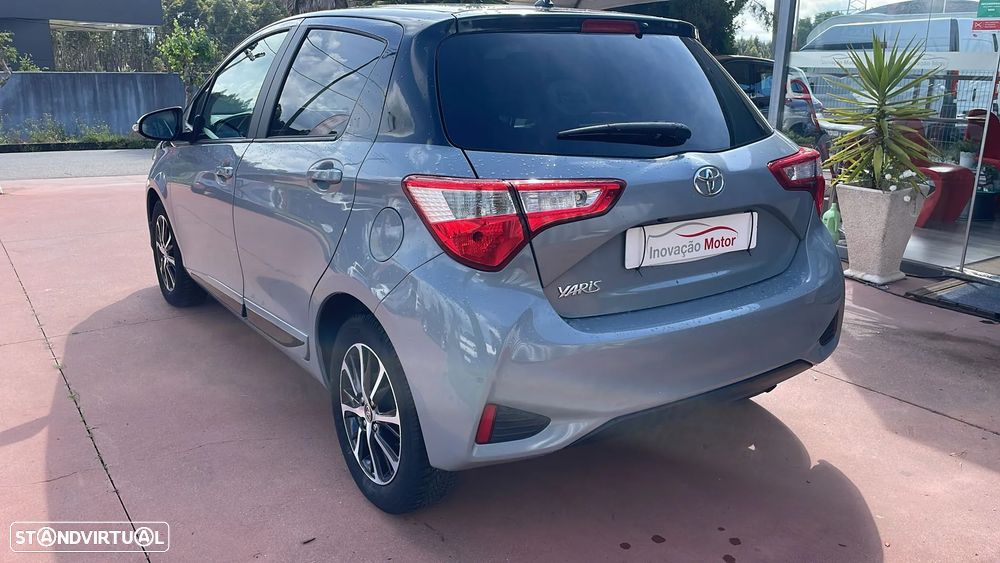 Toyota Yaris 1.0 VVT-i Comfort c/ Design-Pack - 6