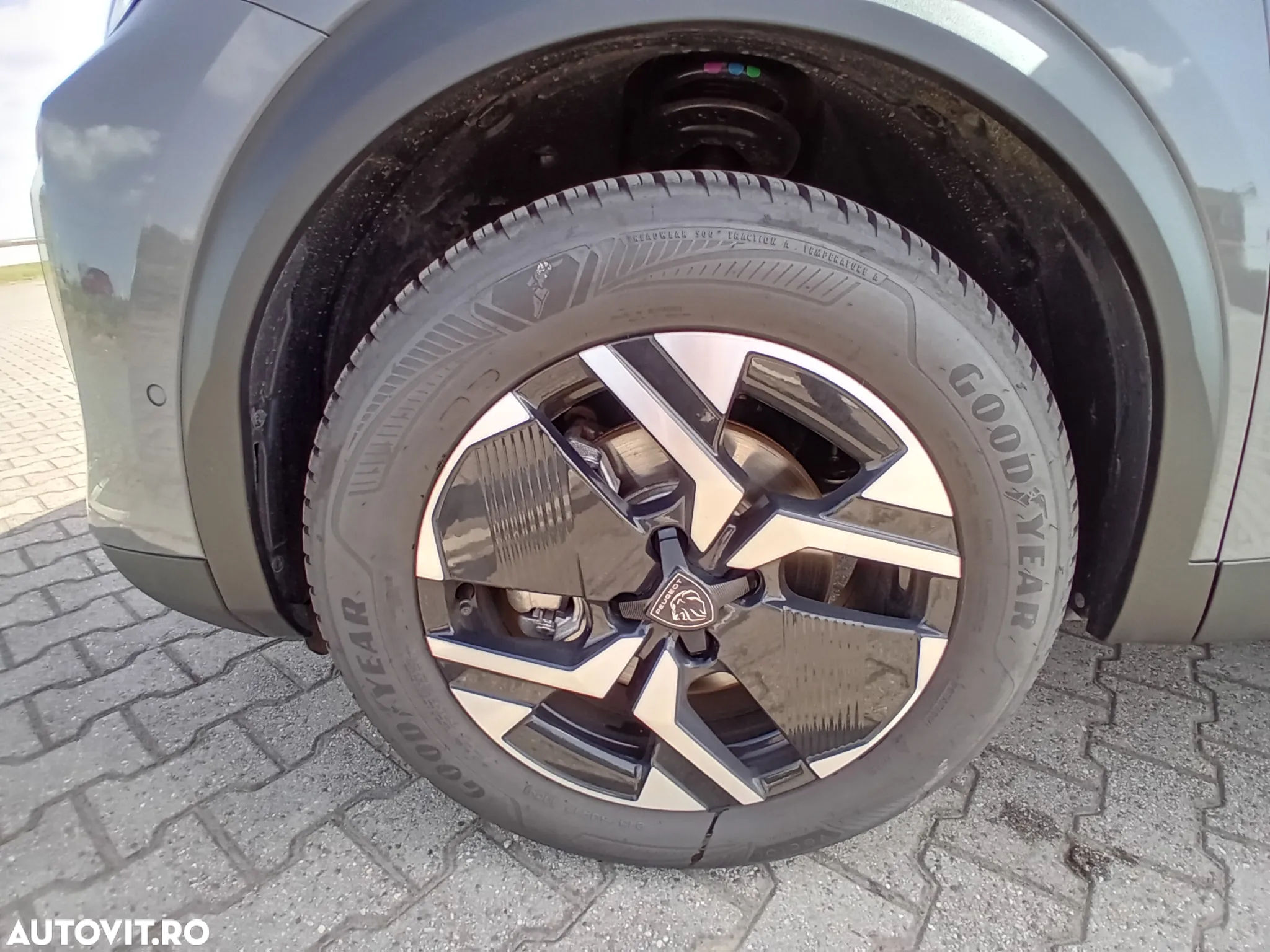 Peugeot 2008 Hybrid 145 e-DSC Allure - 29