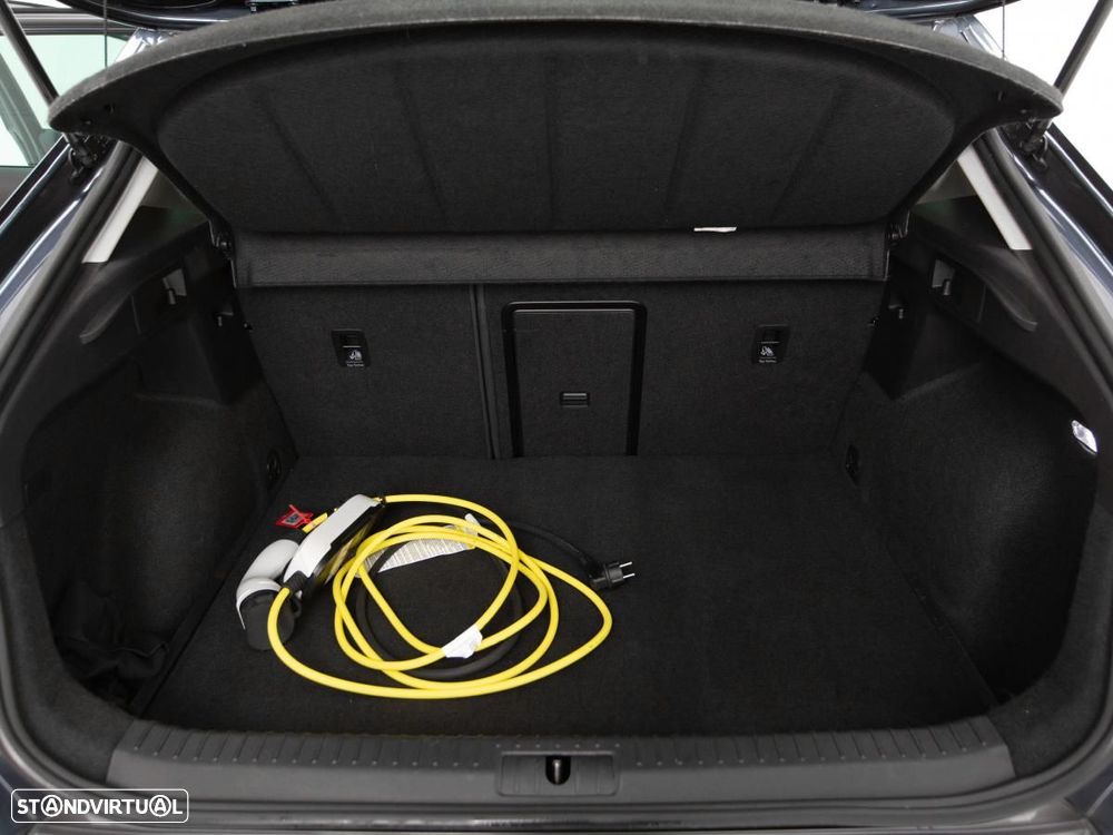 Cupra Formentor 1.4 e-Hybrid Base DSG - 11