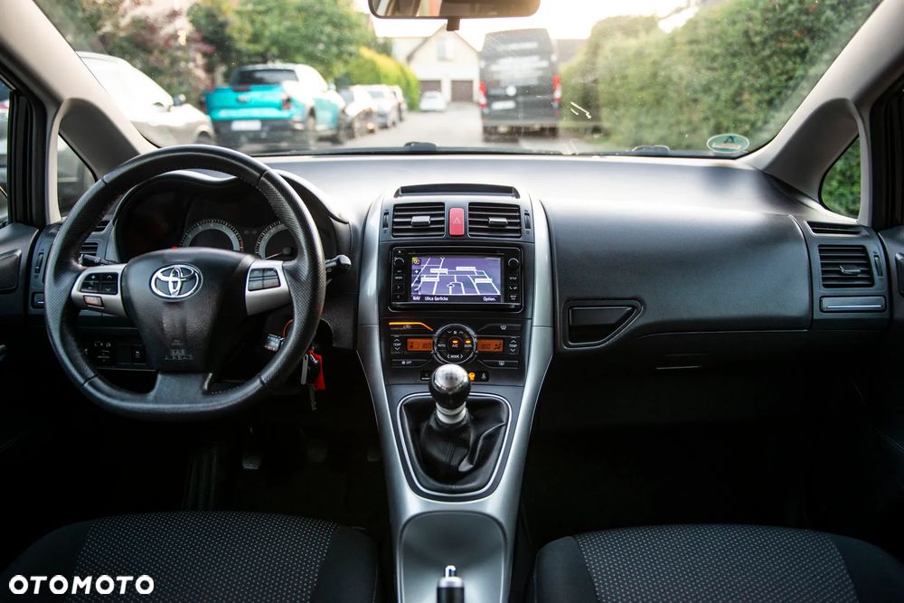 Toyota Auris 1.6 Executive - 30