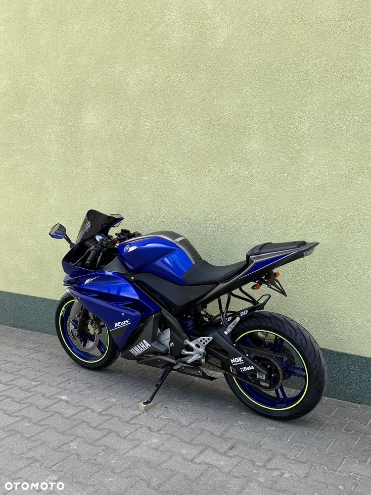 Yamaha YZF - 19