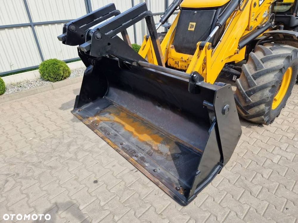 JCB 3CX - 4