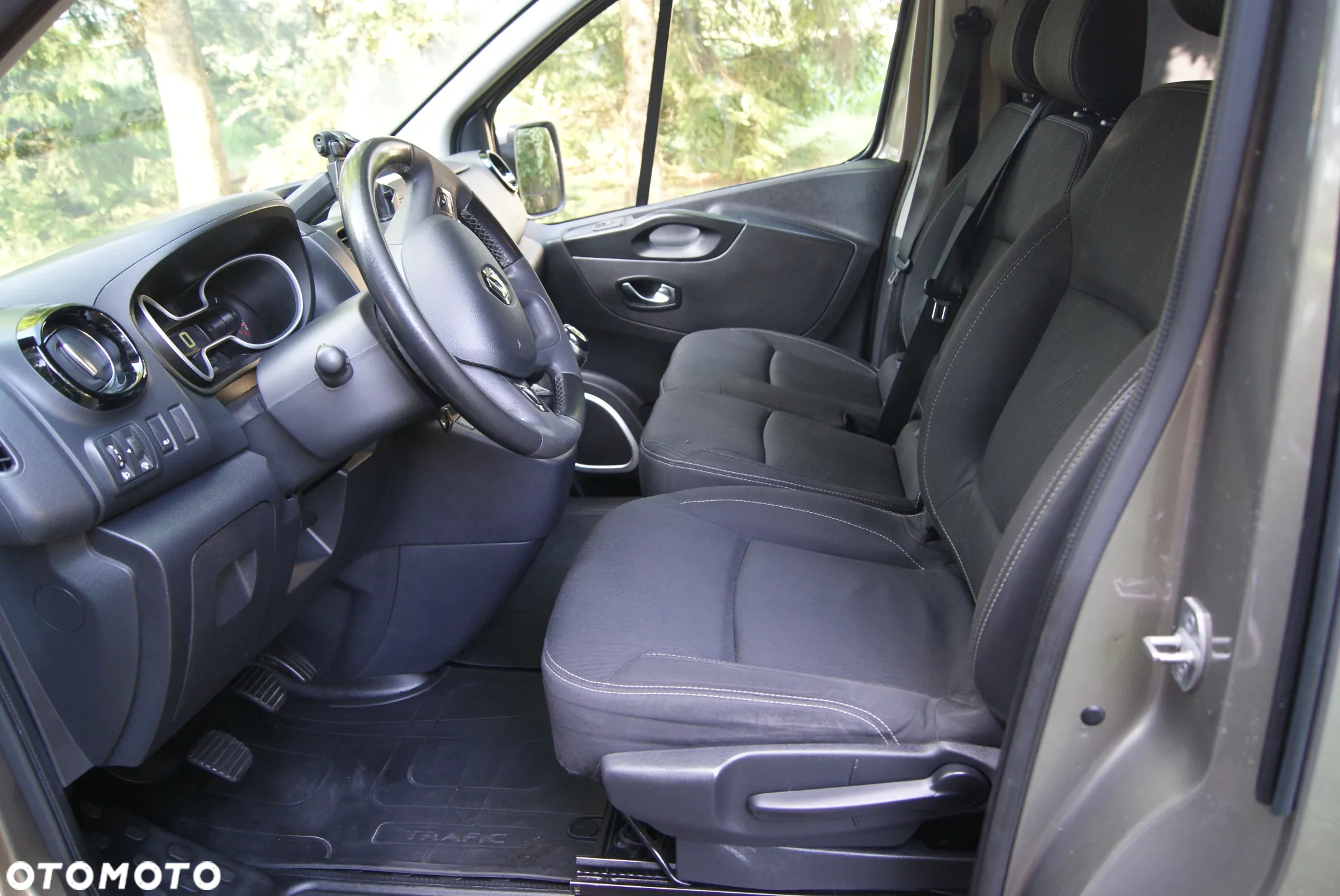 Renault Trafic SpaceClass 2.0 dCi - 9
