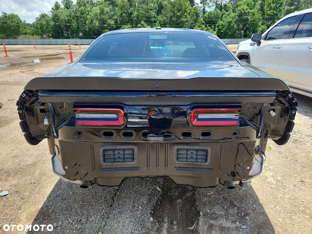 Dodge Challenger - 7