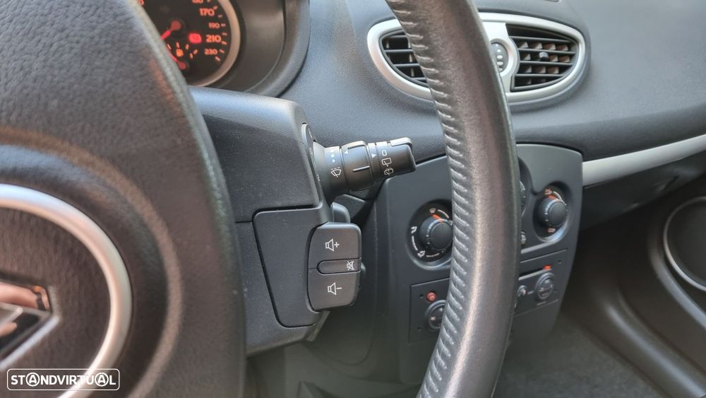 Renault Clio 1.2 16V Confort - 14