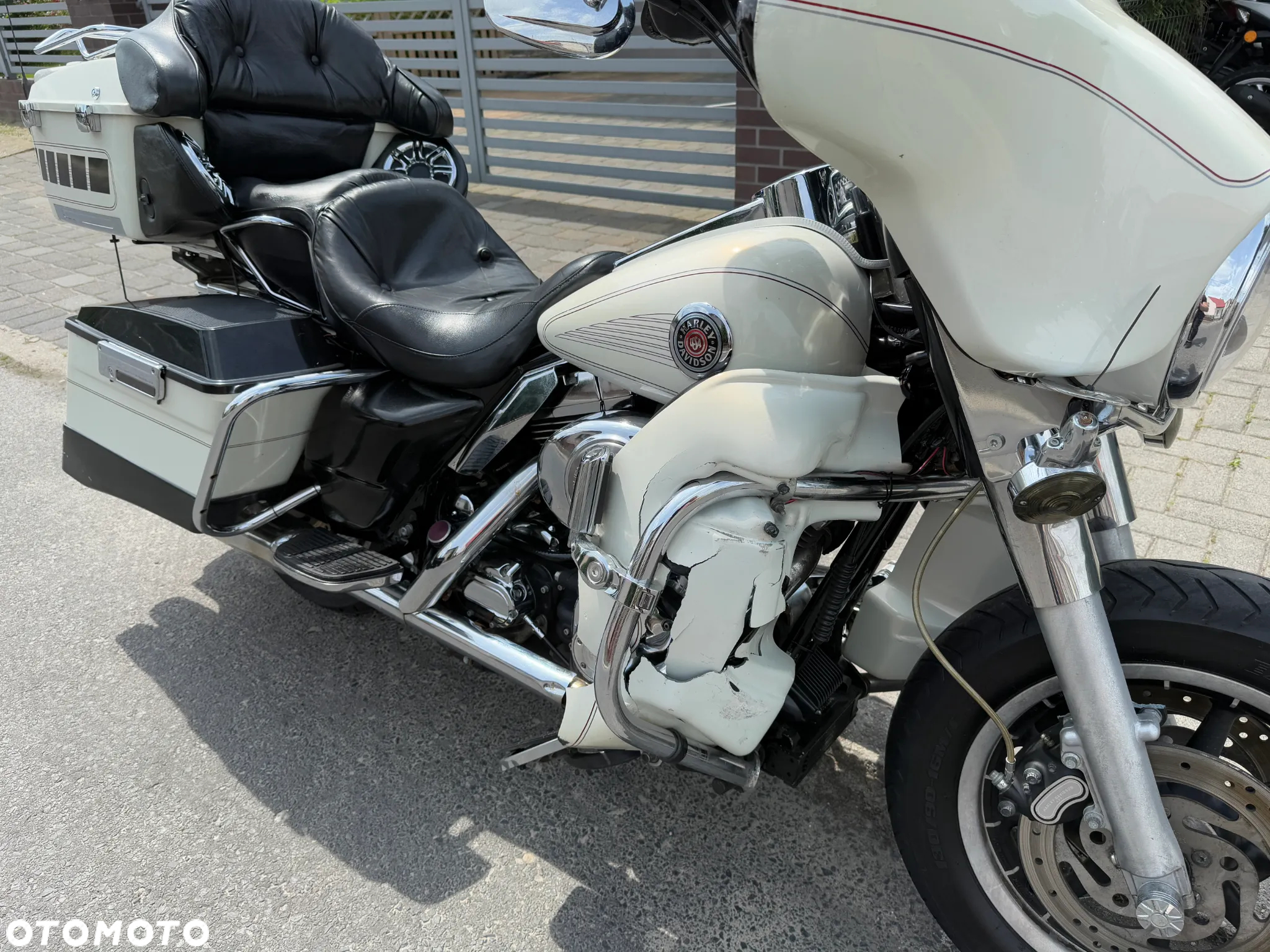 Harley-Davidson FLH Electra Glide - 27