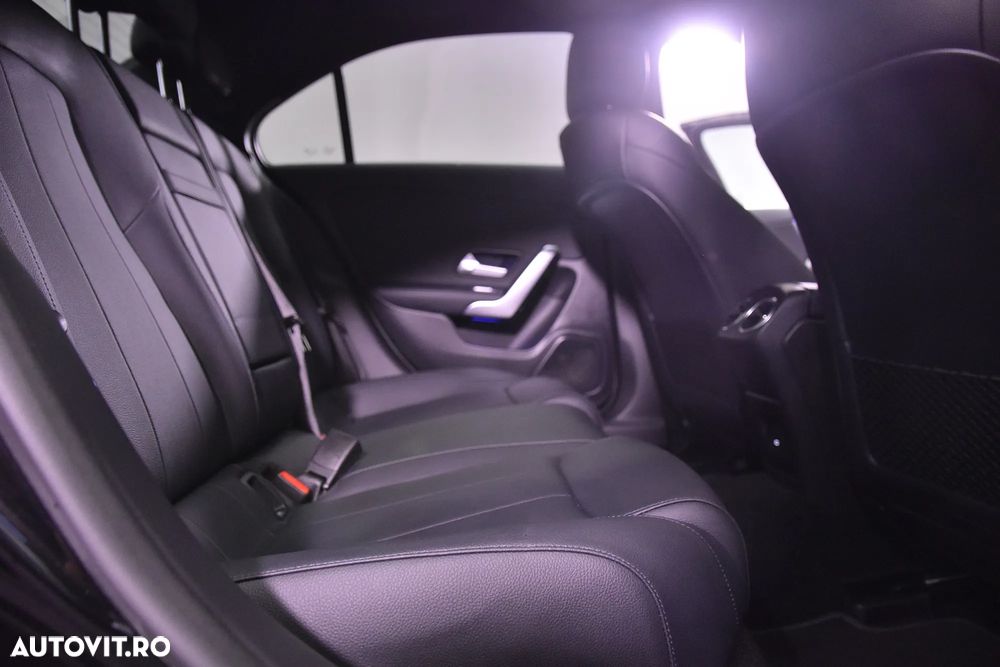 Mercedes-Benz A 200 MHEV 7G-DCT Sedan - 12
