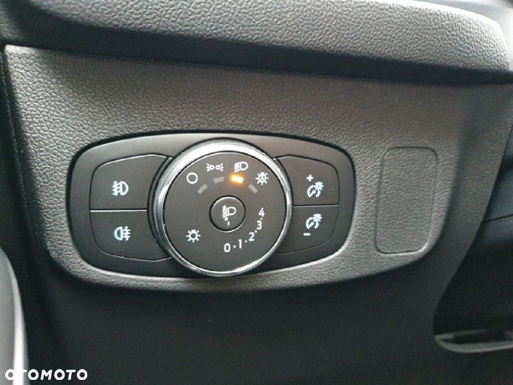 Ford Focus 1.0 EcoBoost mHEV Titanium - 17