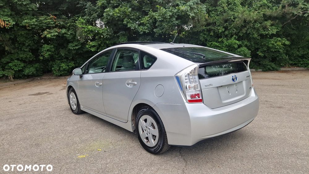 Toyota Prius (Hybrid) Executive - 5