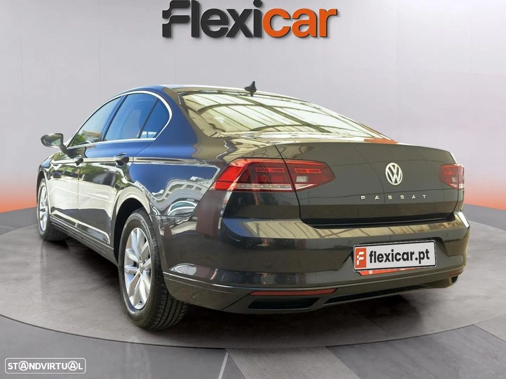 VW Passat 1.6 TDI Business DSG - 5