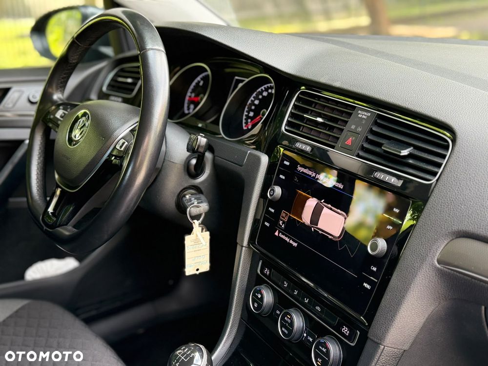 Volkswagen Golf - 8