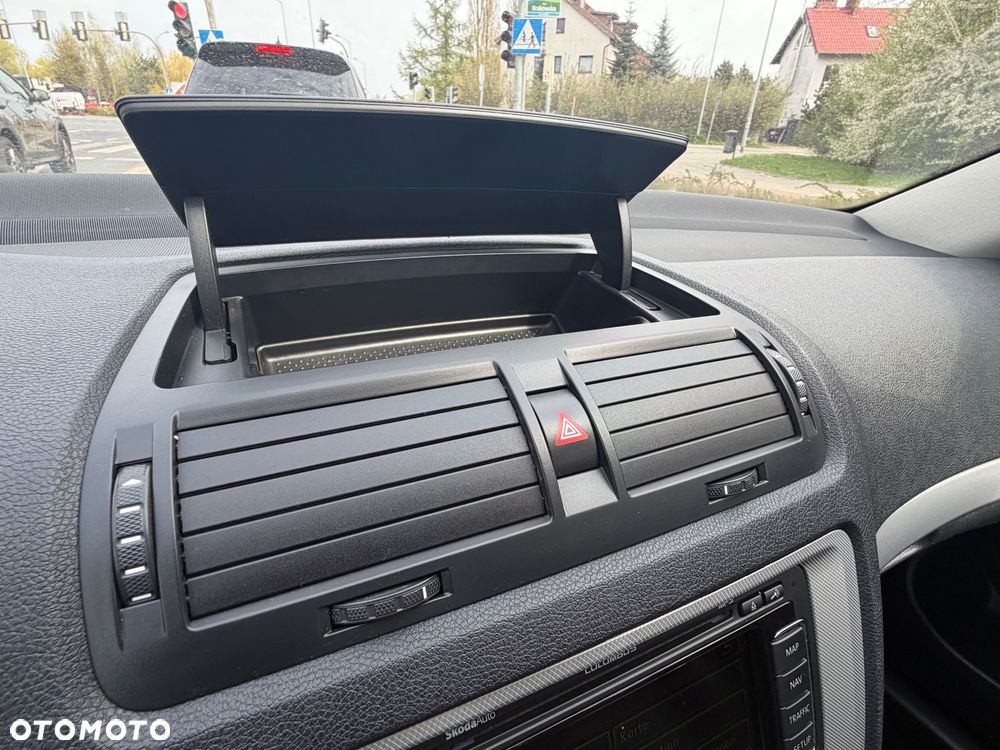 Skoda Octavia 1.8 TSI 4x4 Elegance - 31