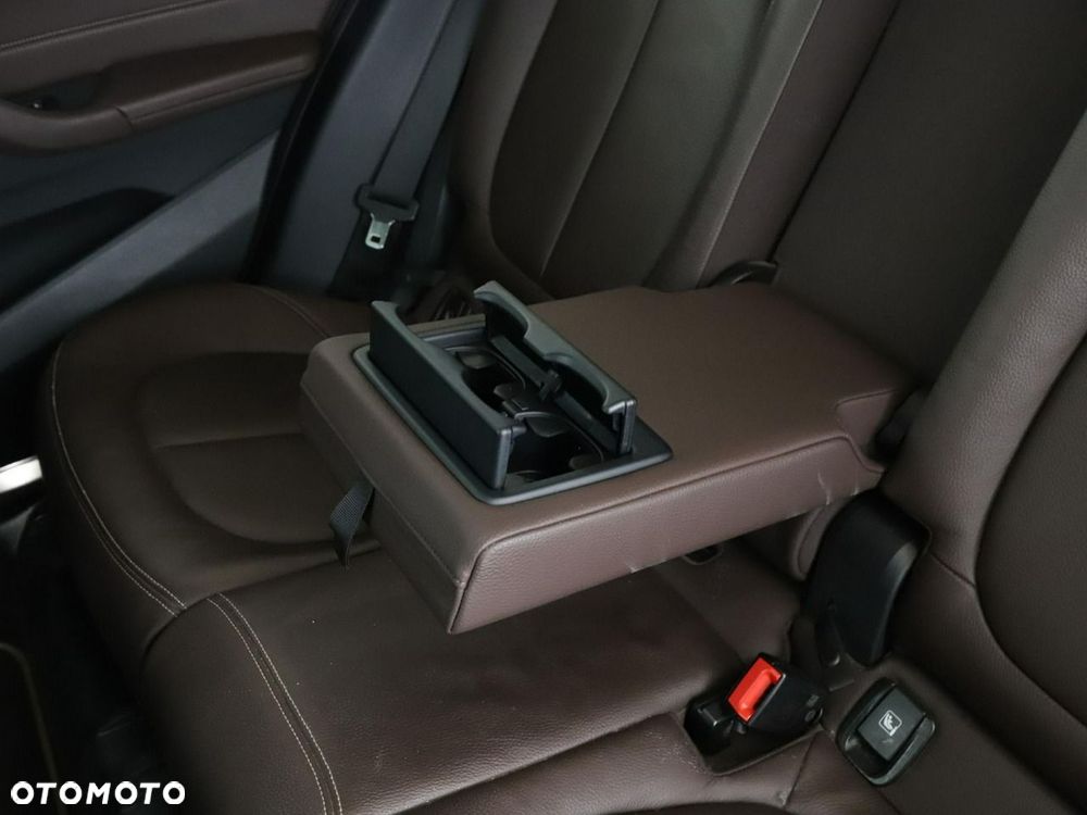BMW X1 sDrive16d xLine - 38