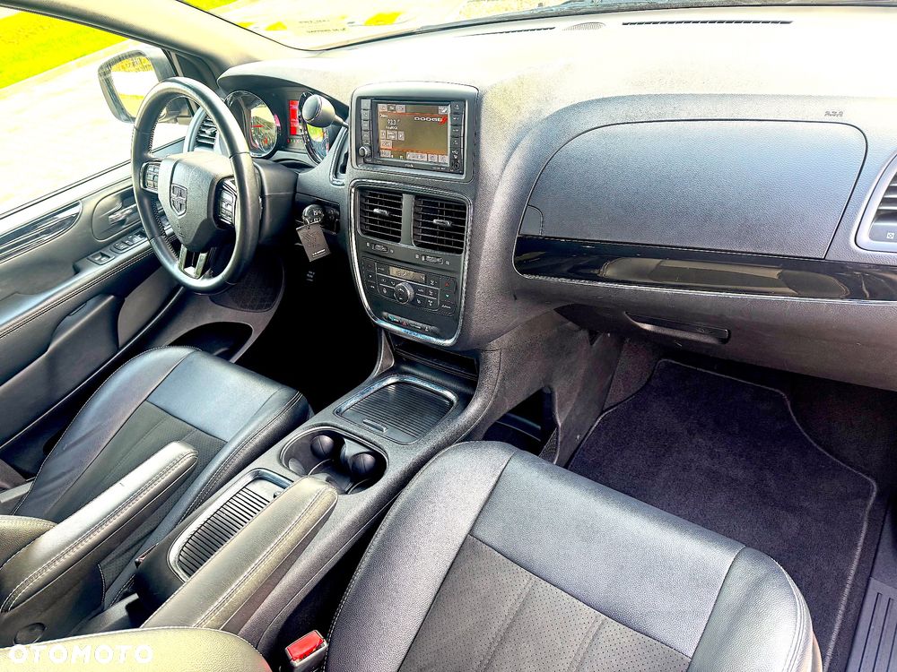Dodge Grand Caravan 3.6 R/T - 16