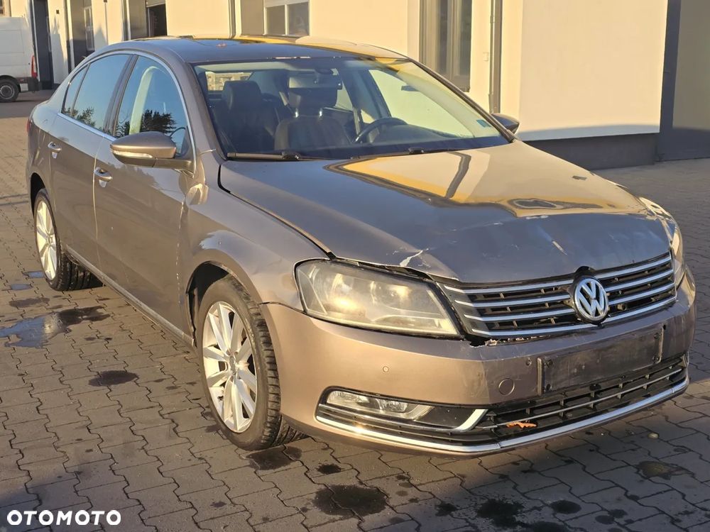 Volkswagen Passat 1.6 TDI BlueMotion Technology Highline - 4
