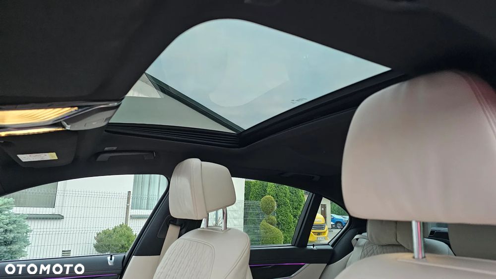 BMW Seria 7 730d xDrive mHEV sport - 27