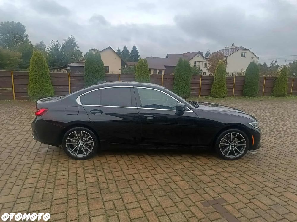 BMW Seria 3 330i xDrive M Sport - 3