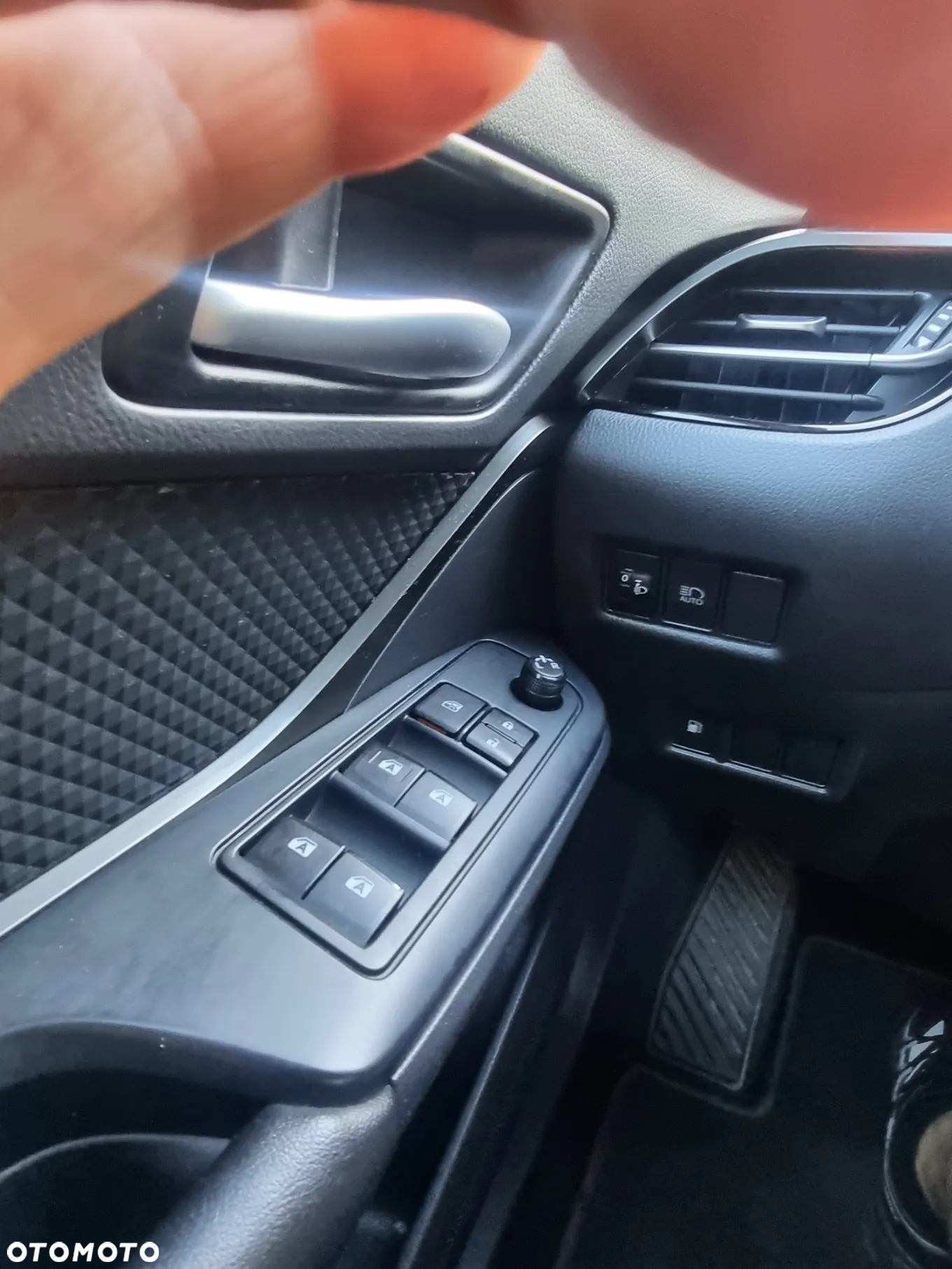 Toyota C-HR 1.8 Hybrid Comfort - 17