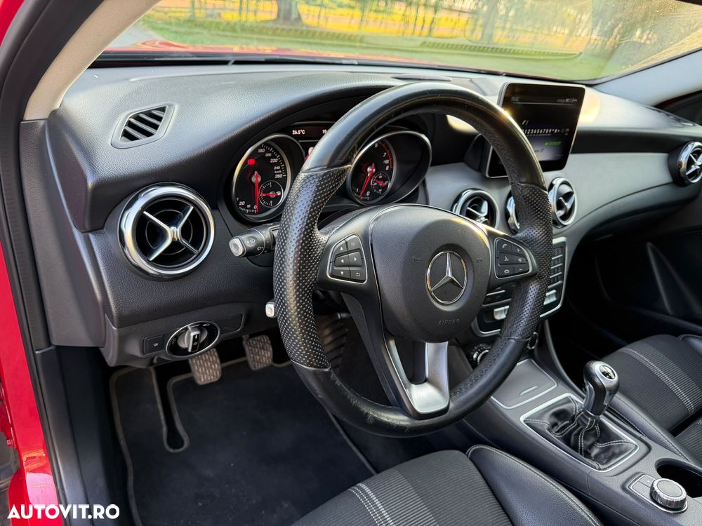 Mercedes-Benz GLA 200 - 10