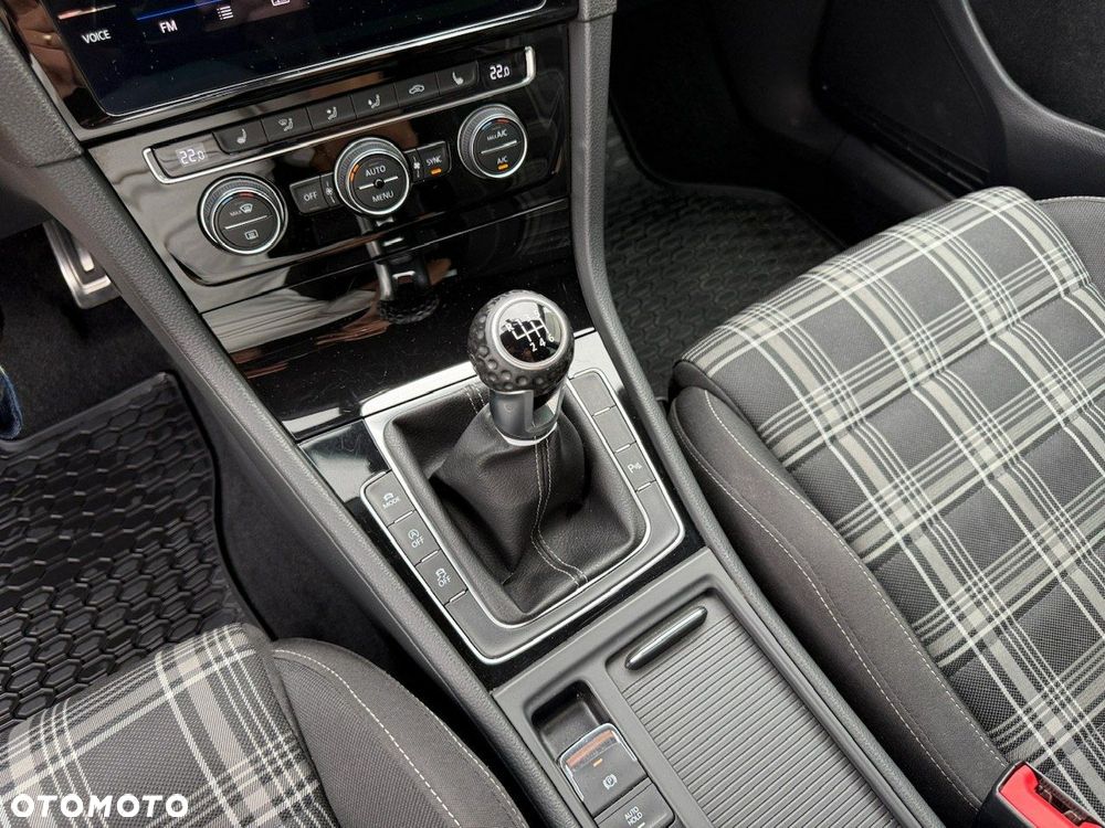 Volkswagen Golf VII 2.0 TDI BMT GTD - 20