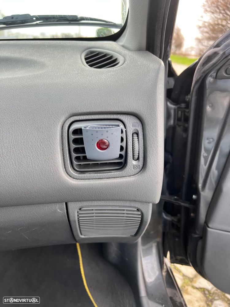 Mitsubishi Lancer 1300 GLXi - 43