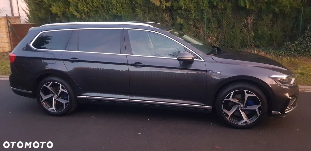 Volkswagen Passat - 8