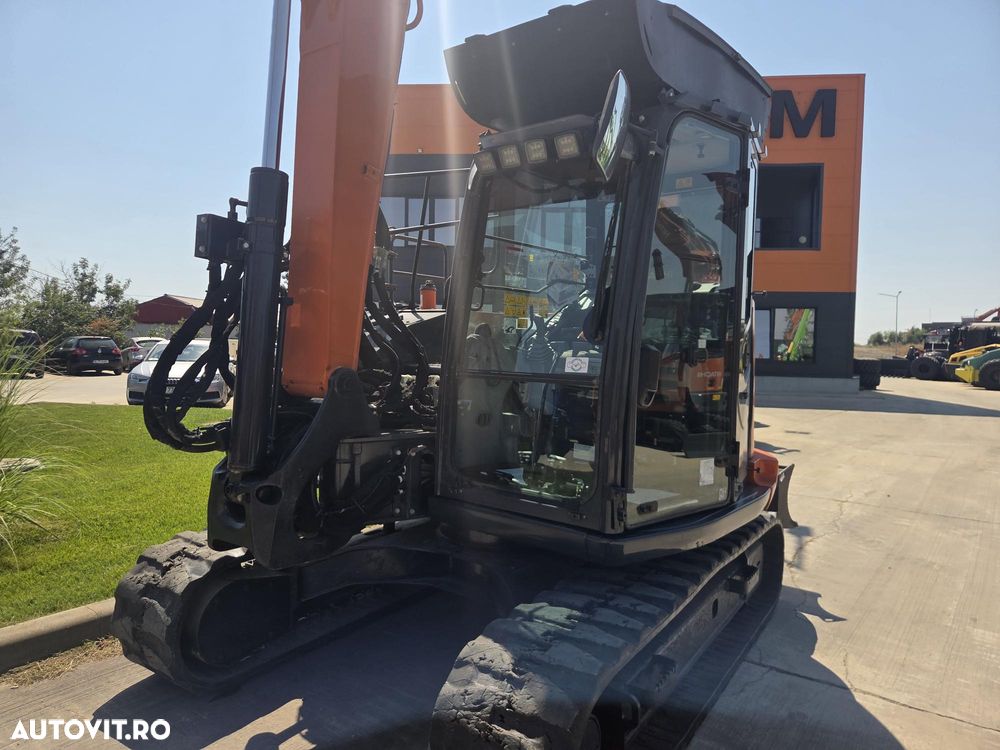 Hitachi ZX85-6, 2022, 2.787h, CUPLA RAPIDA HIDRAULICA+3 cupe NOI, adanc sapare 5m, latime 2,3m, senile cauciuc 80% ok doar 444h deplasare, inst picon pe brate, aer cond, camera spate, scaun incalzit, LAMA NIVELARE, Masa 8,5t, leasing, PROMOTIE 62.900Eur+Tva - 17