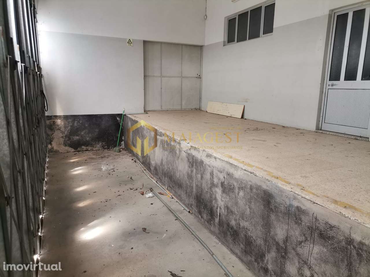 Artigo em Eiriz composto por casa, armazém e terreno - Grande imagem: 5/17