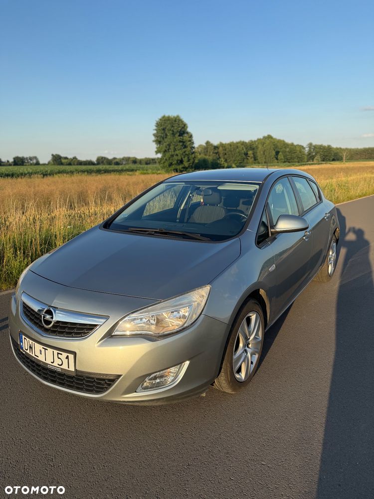 Opel Astra 1.6 Enjoy - 1