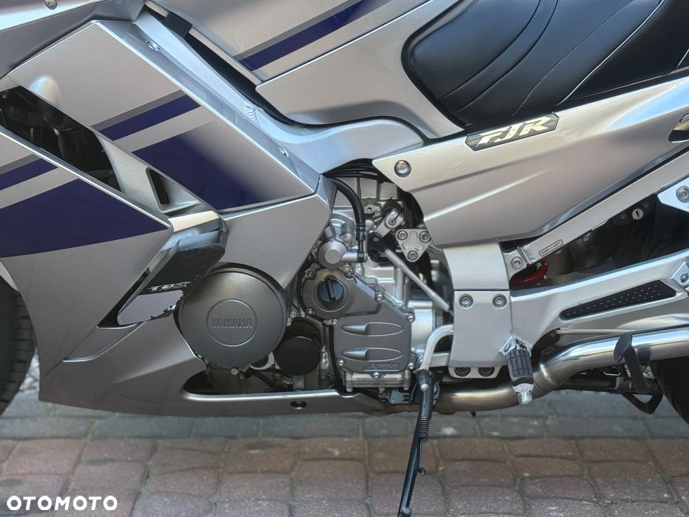 Yamaha FJR - 16