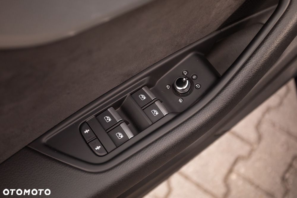 Audi A4 Avant 2.0 TDI S tronic quattro sport - 24