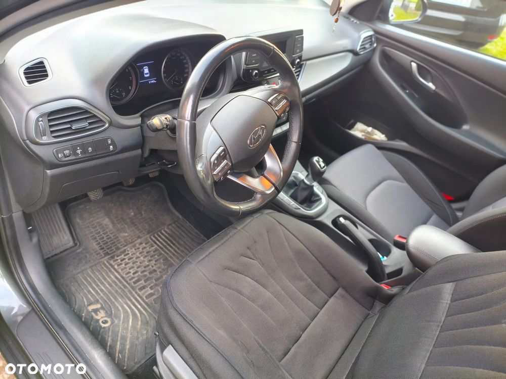 Hyundai i30 1.5 T-GDI 48V Classic + - 8