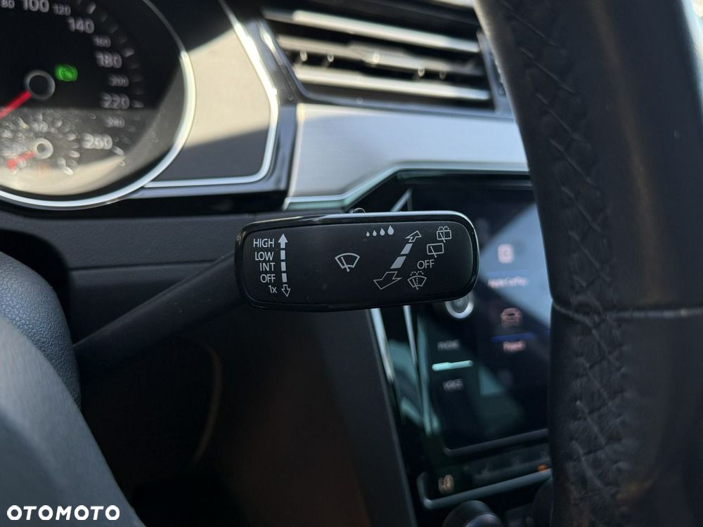 Volkswagen Passat 2.0 TSI Elegance DSG - 19