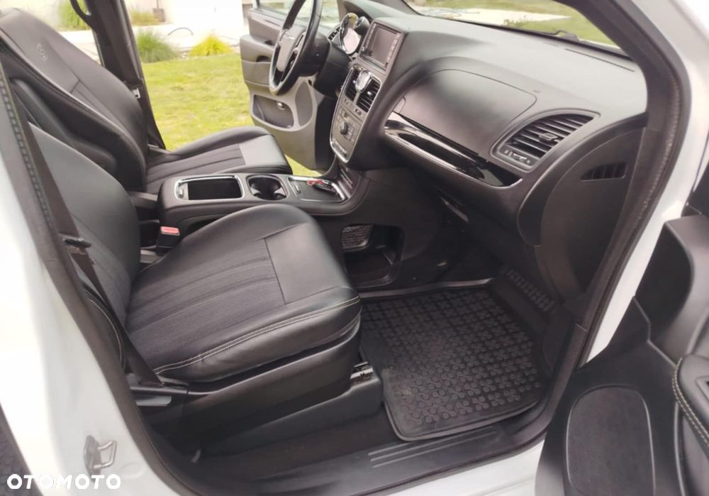 Chrysler Town & Country 3.6 Limited - 3