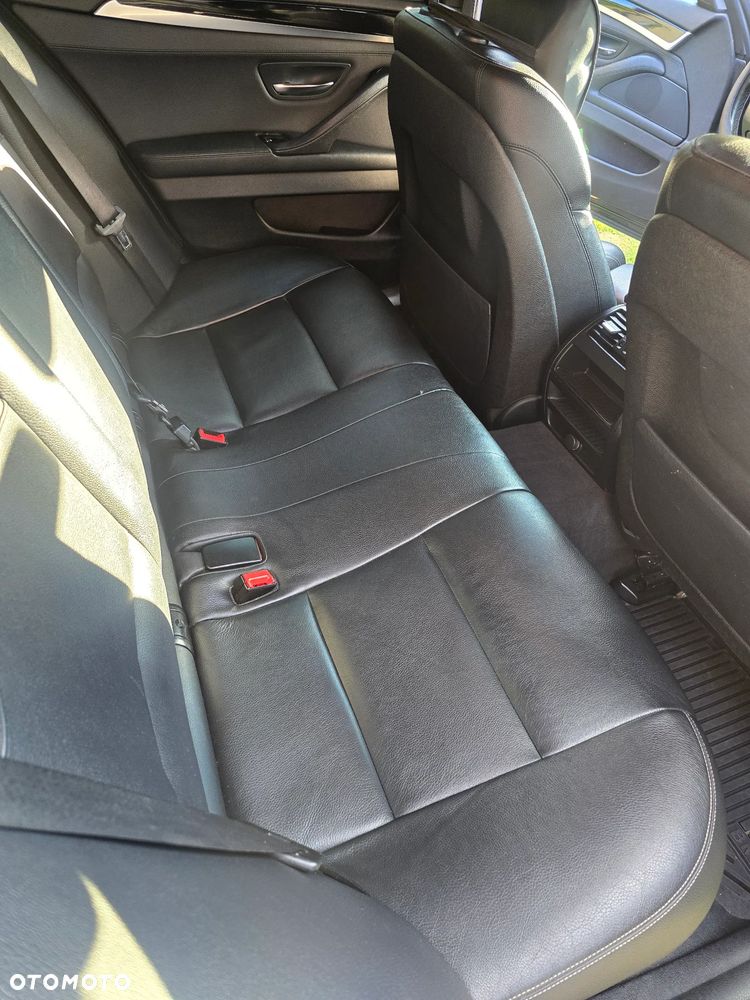 BMW Seria 5 525d xDrive - 7